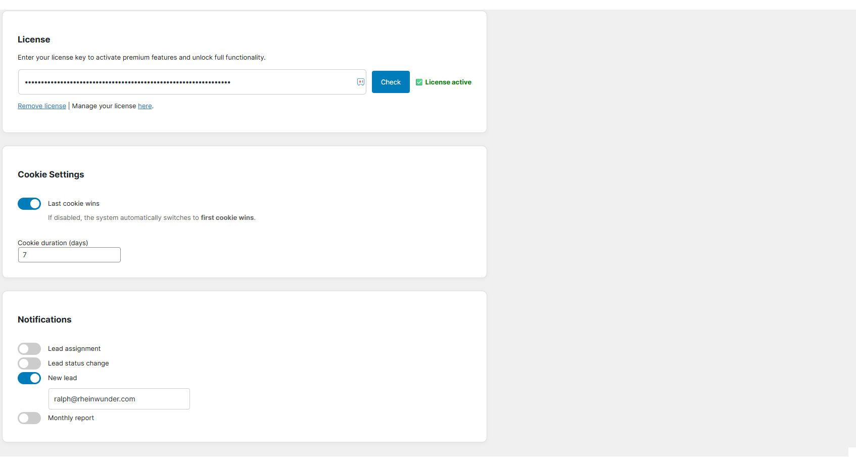 Einstellungen für Lizenz, Cookies und Benachrichtigungen in einem Software-Dashboard.